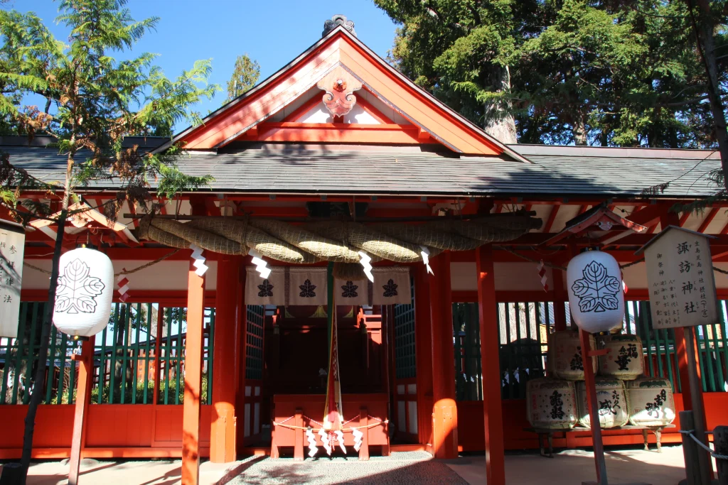 摂社・諏訪神社
